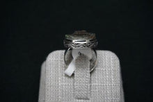 Load image into Gallery viewer, Side View Sterling Silver Design On Ring
