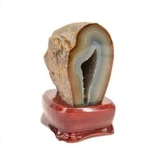Load image into Gallery viewer, Side View Of Agate Specimen On Stand
