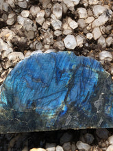 Load image into Gallery viewer, Outdoor Photo Of Labradorite Slab
